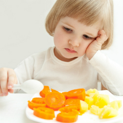 Как кормить малыша, который плохо кушает?